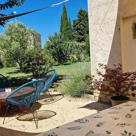 Maison Confortable Pres De - 40 M² Avec Jardin بيت للعطل بييرُلات
