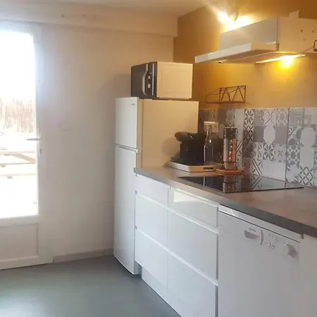 Maison Confortable Pres De - 40 M² Avec Jardin بييرُلات