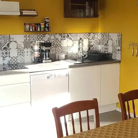 بيت للعطل Maison Confortable Pres De - 40 M² Avec Jardin بييرُلات