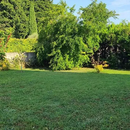 Maison Confortable Pres De - 40 M² Avec Jardin بييرُلات