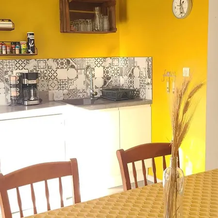 بيت للعطل Maison Confortable Pres De - 40 M² Avec Jardin بييرُلات