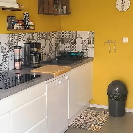 Maison Confortable Pres De - 40 M² Avec Jardin Vakantiehuis *